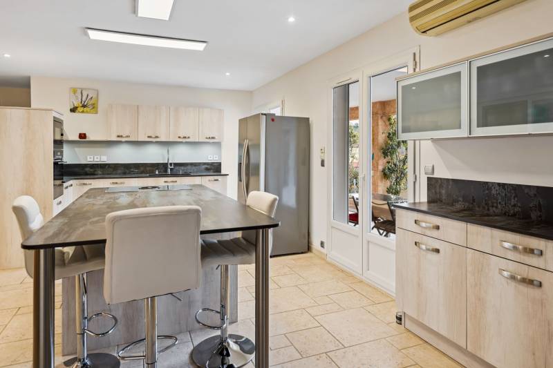 Cuisine haut de gamme installée à Nans-les-Pins proche de St Maximin-la-Ste-Baume dans le Var (83)