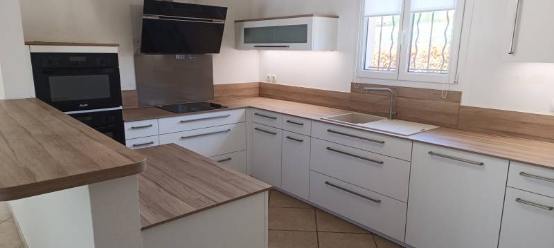 Conception, vente et installation d'une cuisine équipée à Brignoles proche de Tourves dans le Var (83)
