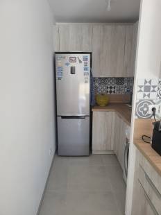 Cuisine intégrée Contemporaine livrée et installée par AZUR CUISINES à Trets (13)